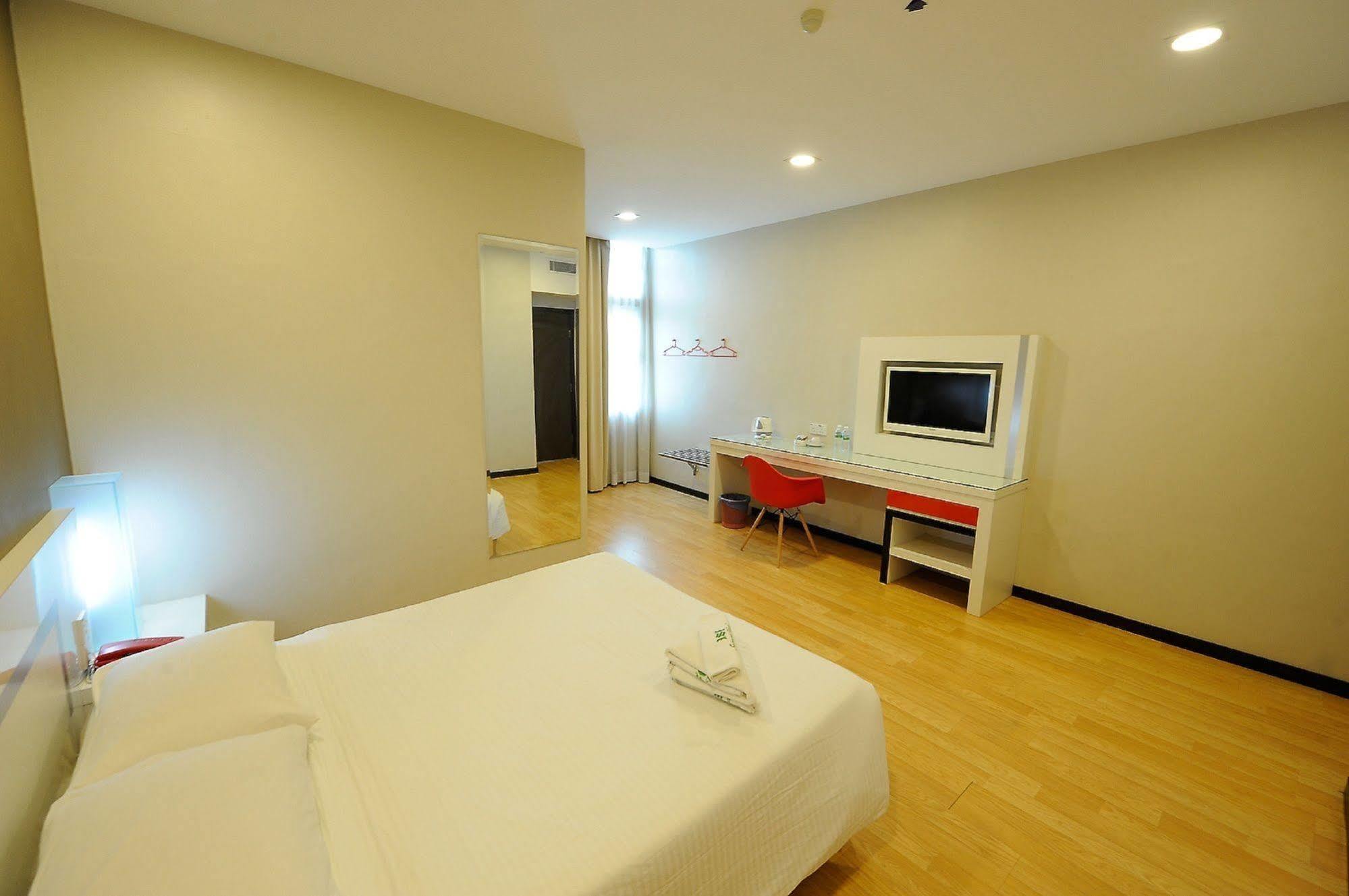 Oyo 232 The Suraya Hotel Kuantan Dış mekan fotoğraf