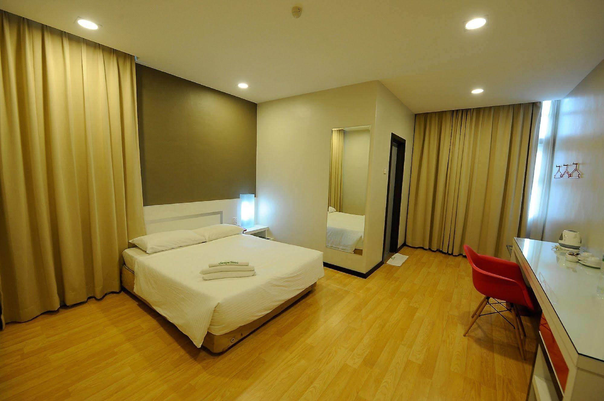Oyo 232 The Suraya Hotel Kuantan Dış mekan fotoğraf